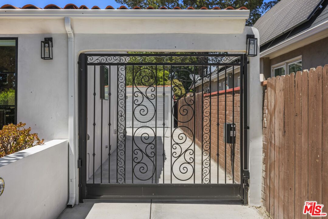 11151 Hortense Street North Hollywood, CA 91602 - Photo 45 of 48