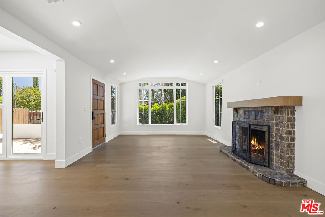 11151 Hortense Street North Hollywood, CA 91602 - Photo 5 of 48