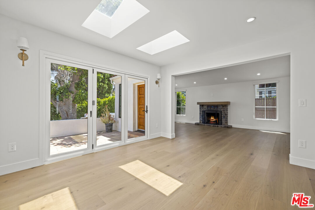 11151 Hortense Street North Hollywood, CA 91602 - Photo 8 of 48