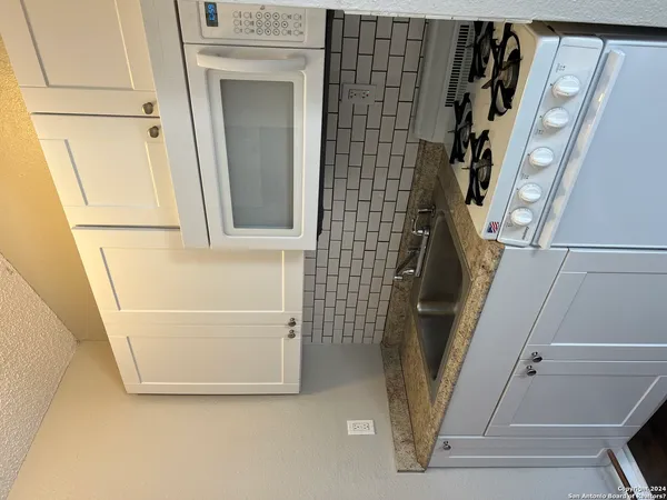 $775 | 825 West Russell Place, Unit 3, San Antonio, TX 78212