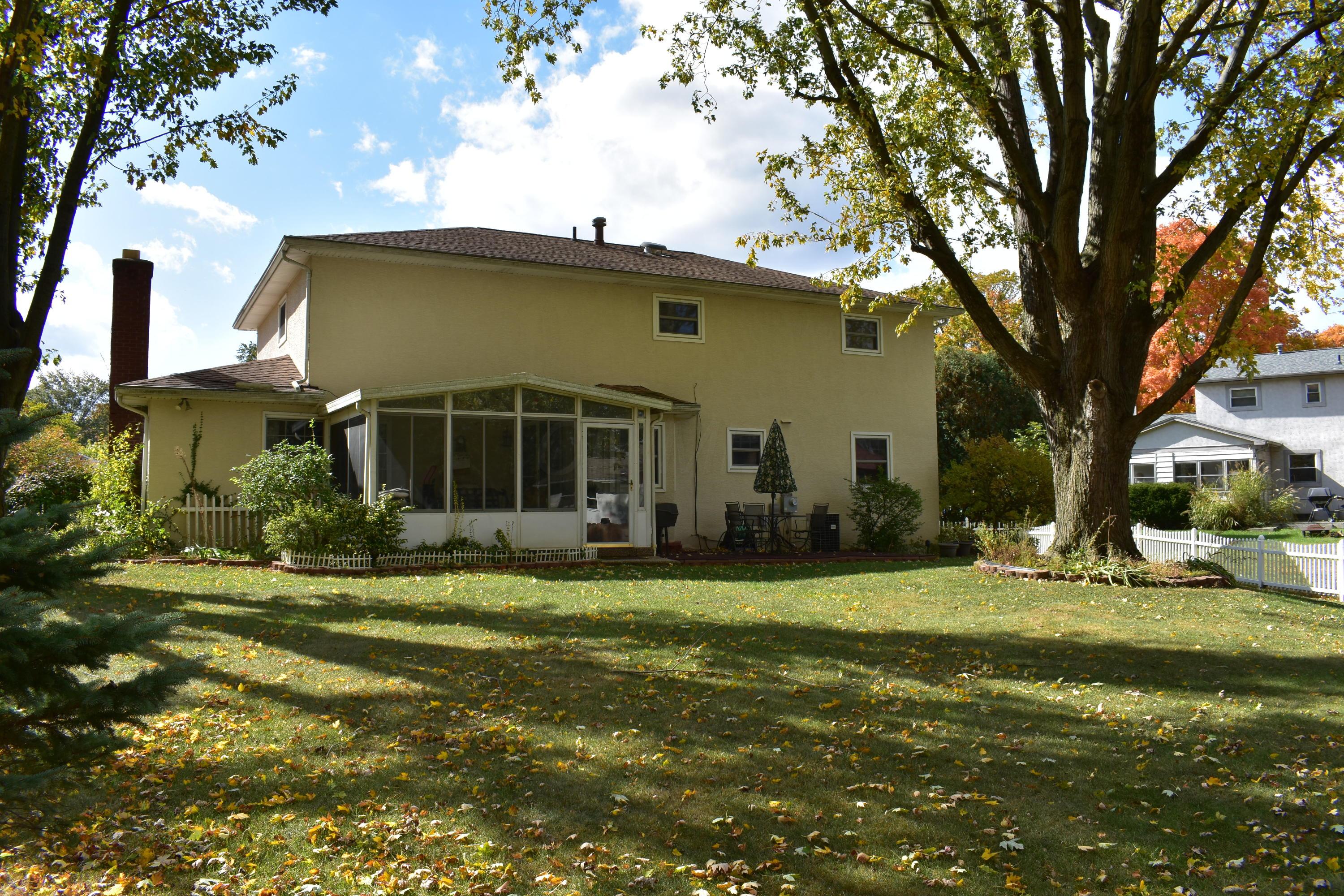1982 Oak Point Circle Columbus, OH 43229 - Photo 21 of 24