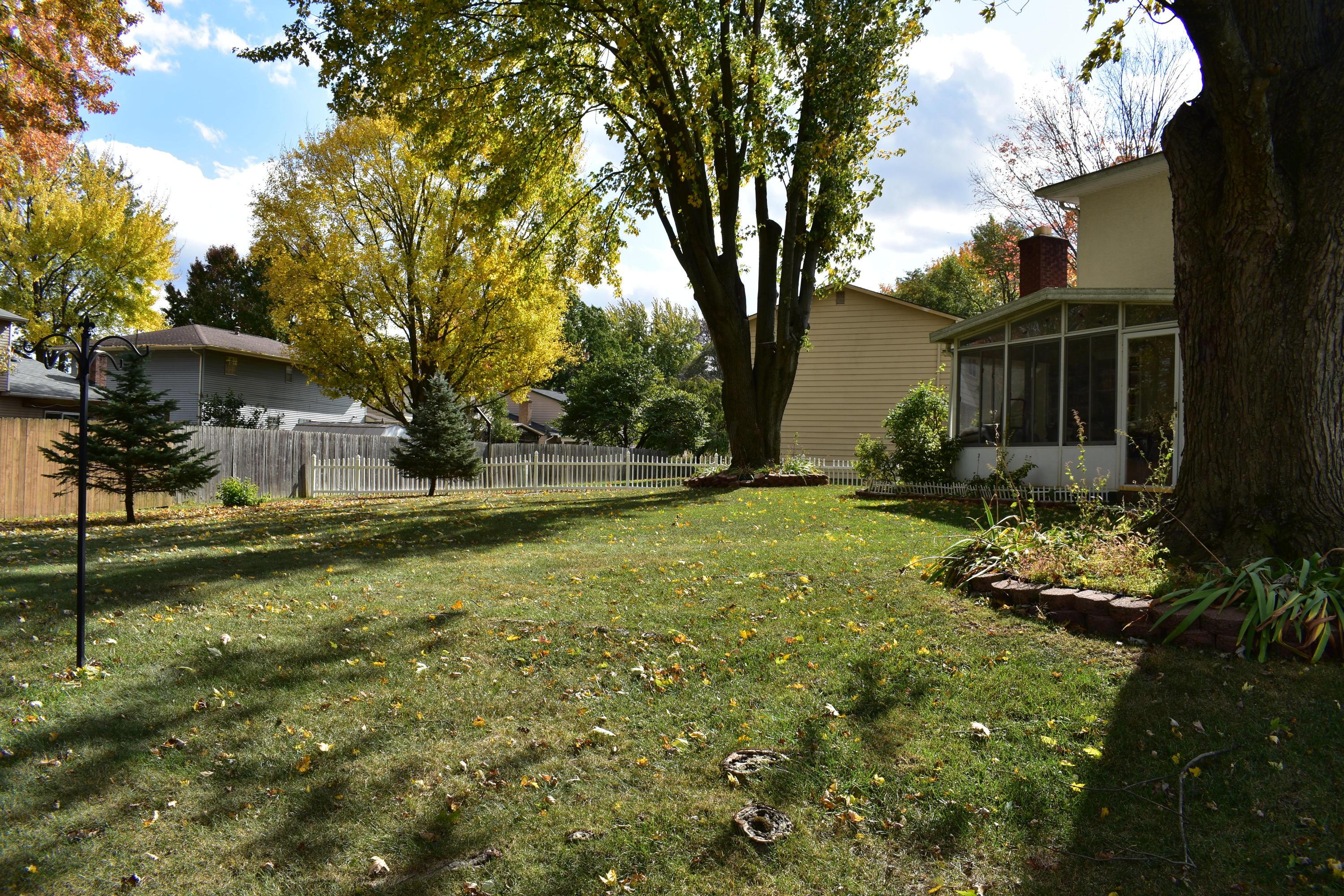 1982 Oak Point Circle Columbus, OH 43229 - Photo 23 of 24