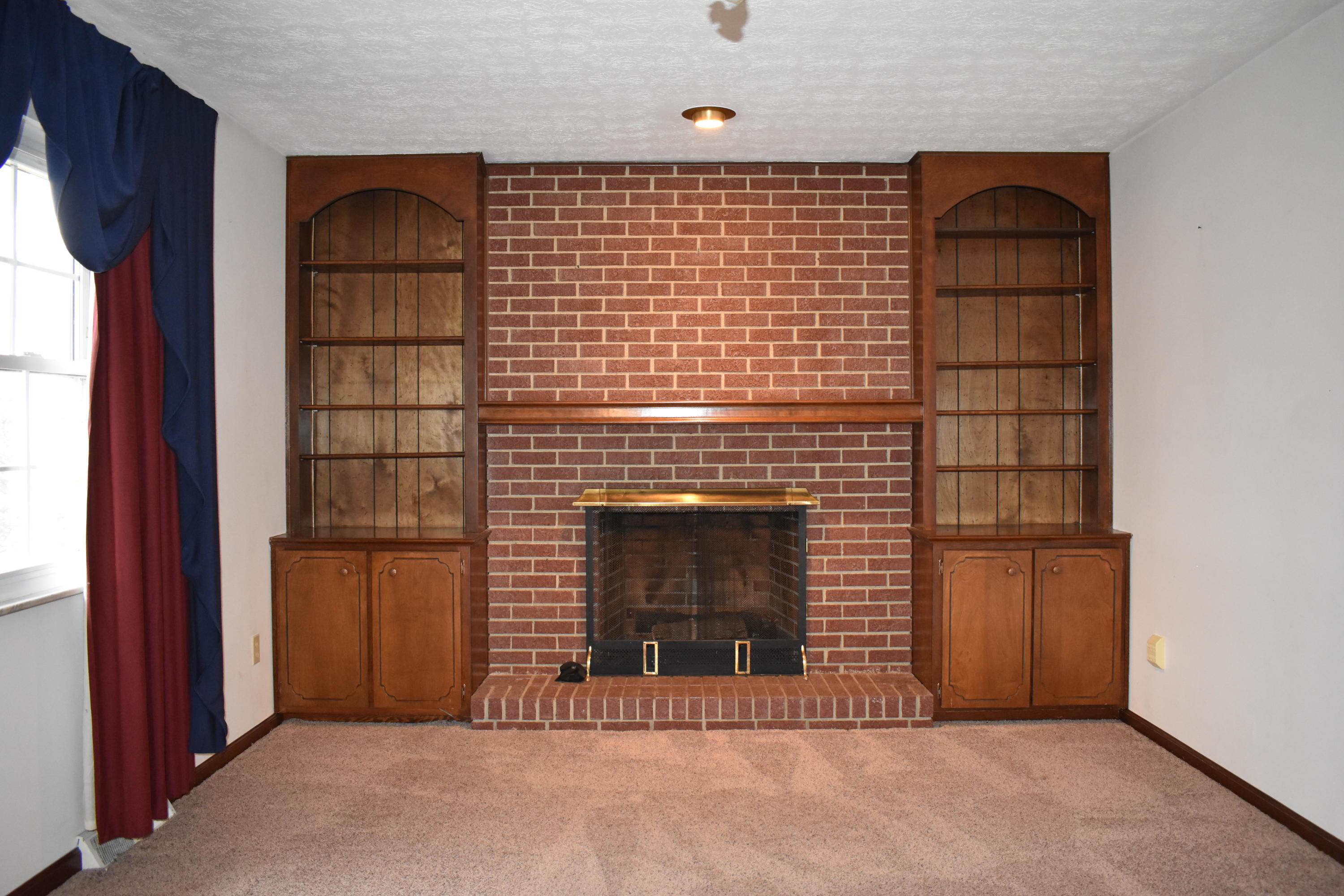 1982 Oak Point Circle Columbus, OH 43229 - Photo 9 of 24