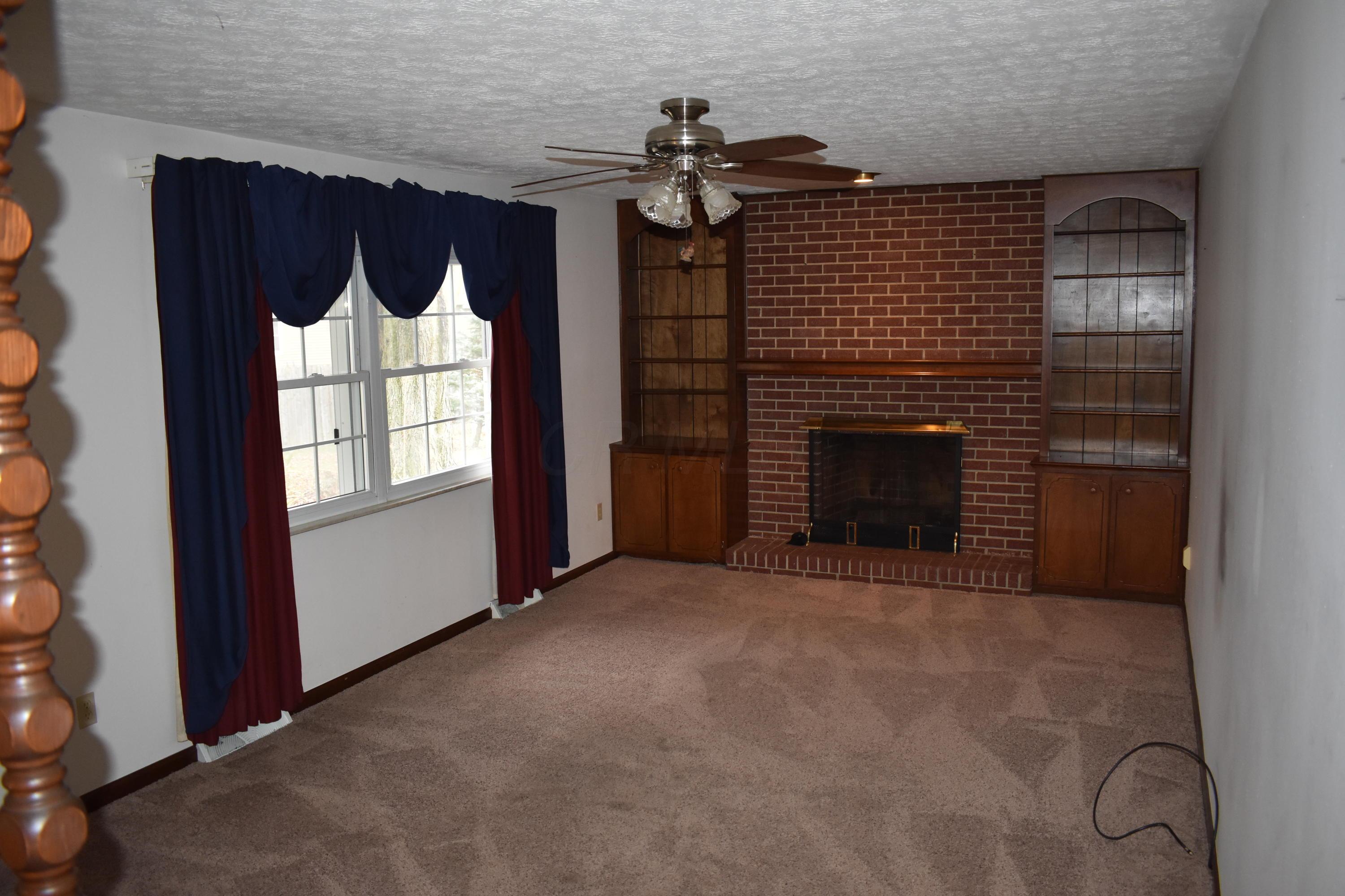 1982 Oak Point Circle Columbus, OH 43229 - Photo 10 of 24