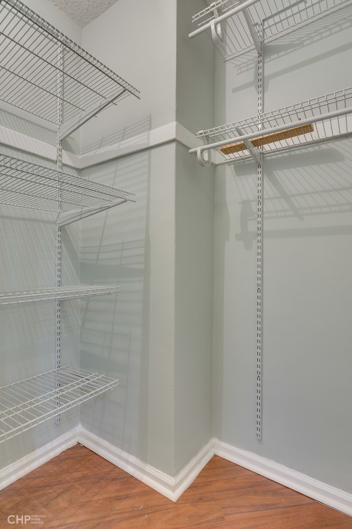 725 West Sheridan Road, Unit 202 Chicago, IL 60613 - Photo 16 of 22