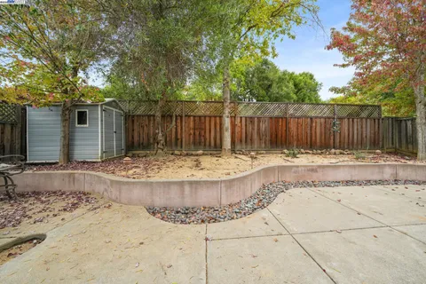 $999,949 | 1708 Latigo Lane, Healdsburg, CA 95448