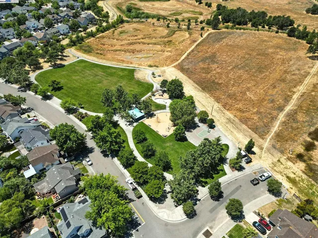 $999,949 | 1708 Latigo Lane, Healdsburg, CA 95448