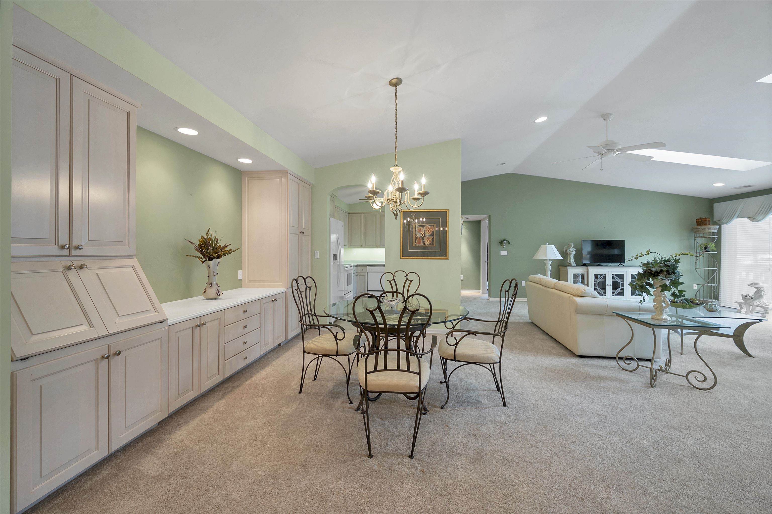 1600 Rustic Oaks Court, Unit 28 Green Bay, WI 54301 - Photo 12 of 45