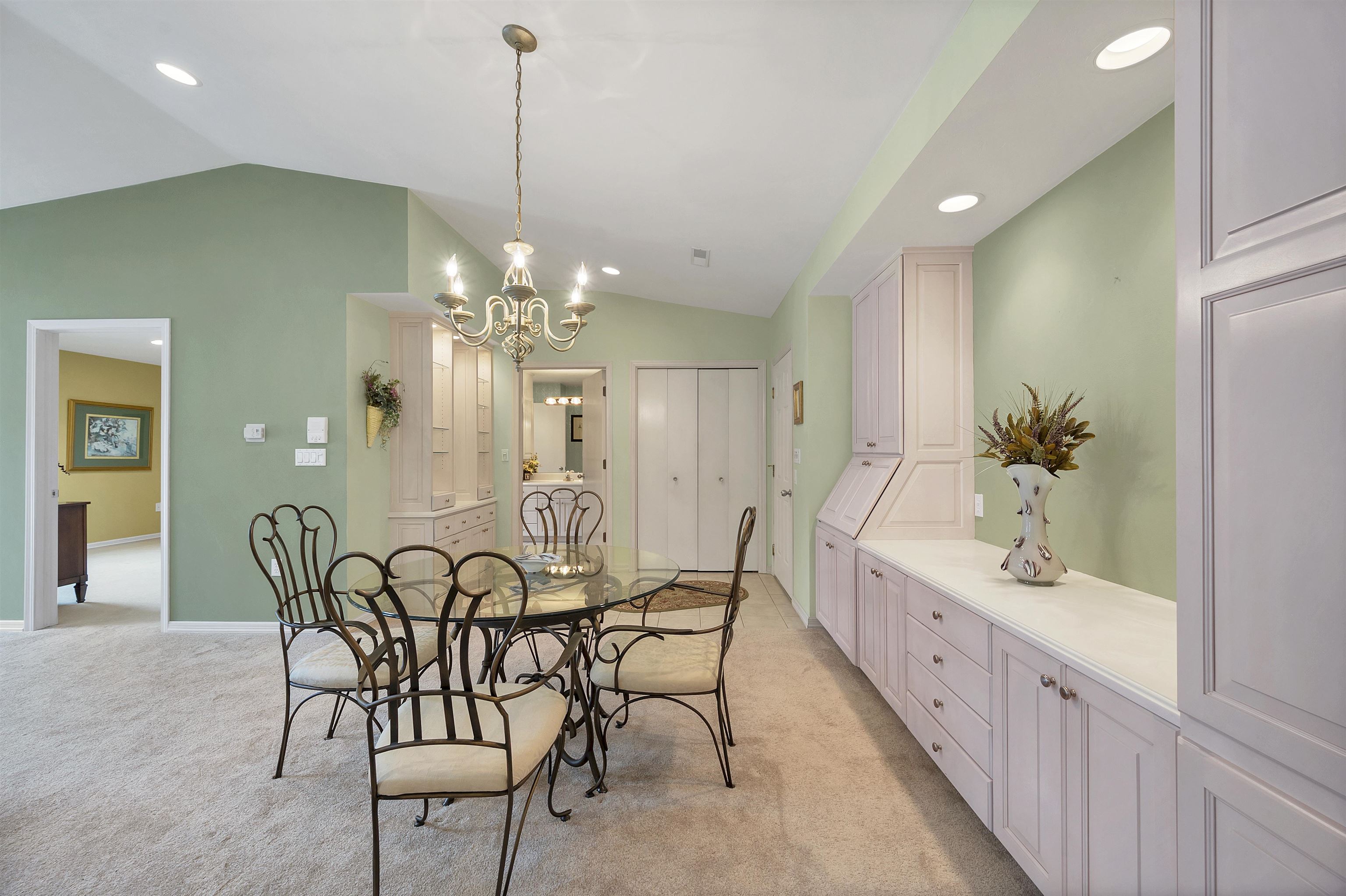 1600 Rustic Oaks Court, Unit 28 Green Bay, WI 54301 - Photo 13 of 45