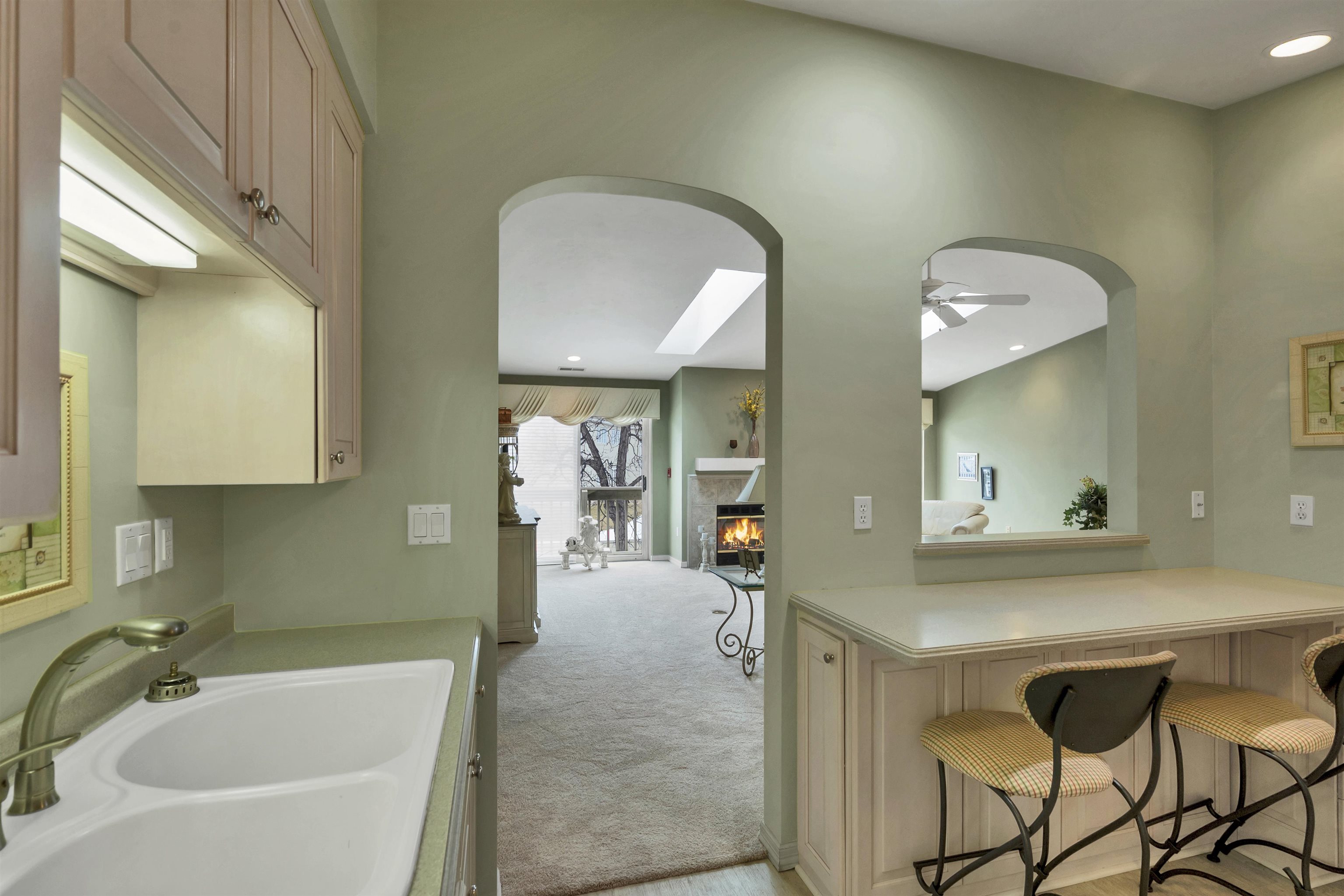 1600 Rustic Oaks Court, Unit 28 Green Bay, WI 54301 - Photo 19 of 45