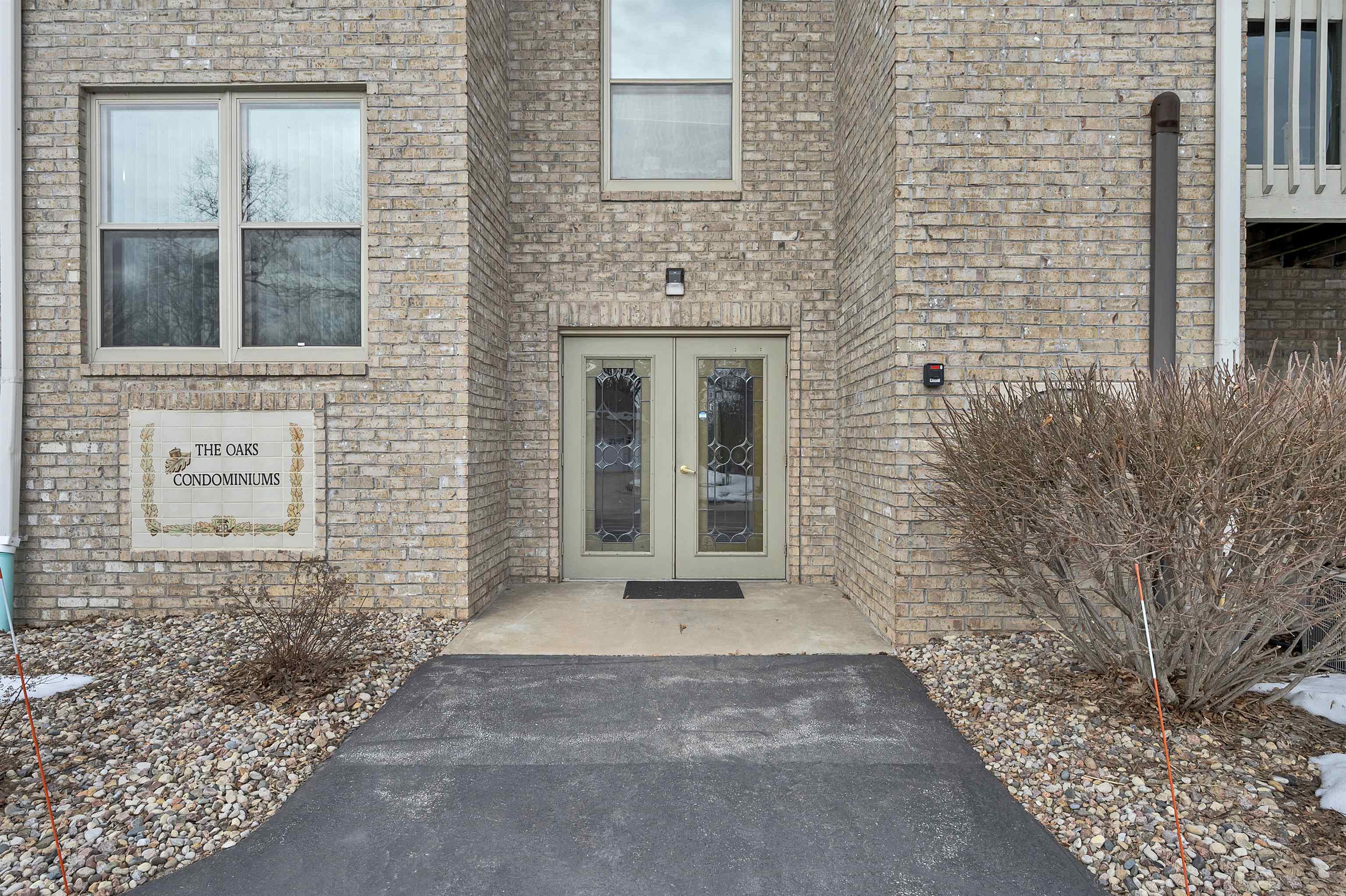 1600 Rustic Oaks Court, Unit 28 Green Bay, WI 54301 - Photo 7 of 45
