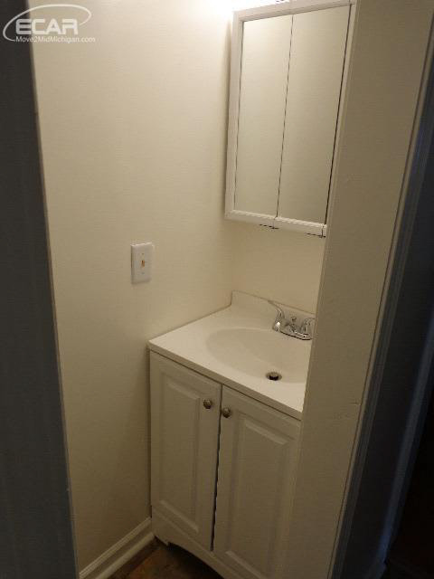 8987 Henderson Road New Lothrop, MI 48460 - Photo 10 of 20 21233079-9.JPG