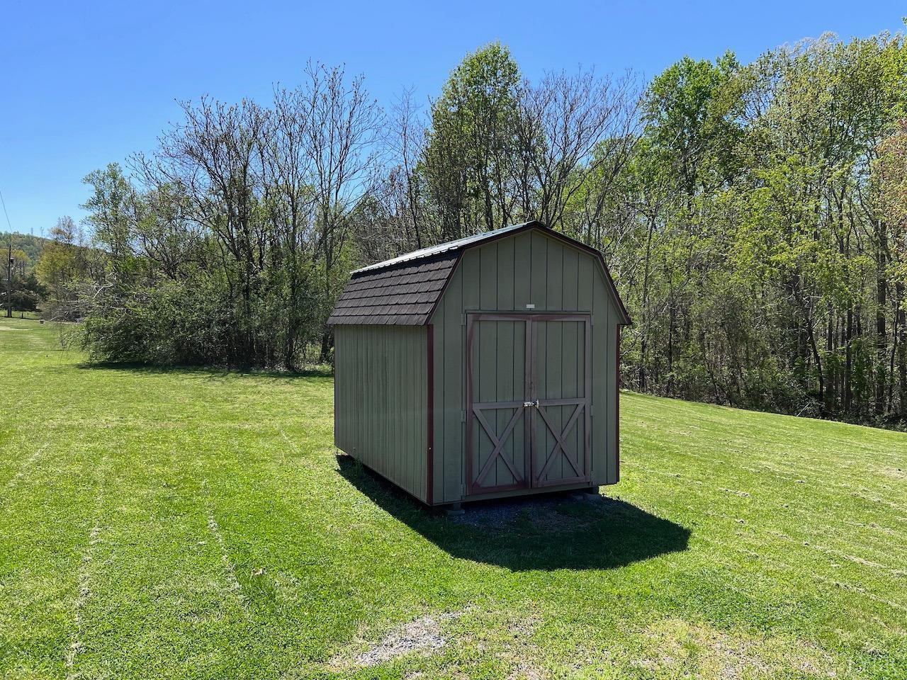 6238 Laurel Road Shipman, VA 22971 - Photo 10 of 11 a view of backyard with green space