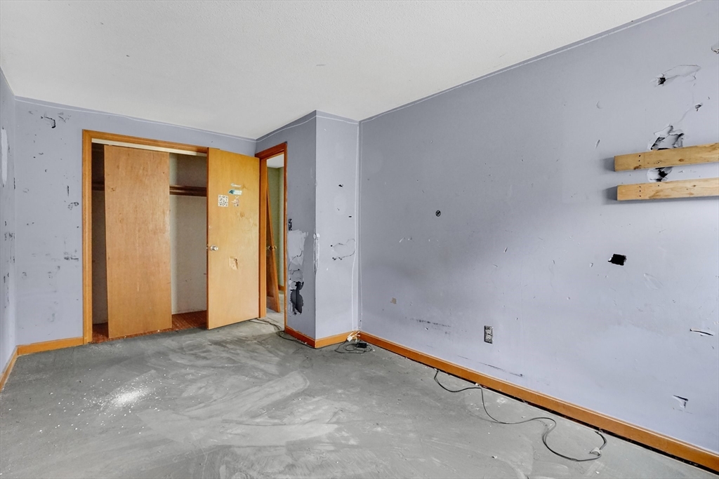 36 County Road Holyoke, MA 01040 - Photo 24 of 35