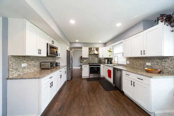 $539,900 | 1201 Scarlet Drive, Addison, IL 60101