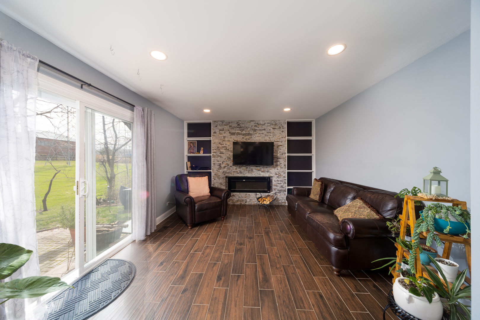 1201 Scarlet Drive Addison, IL 60101 - Photo 6 of 19