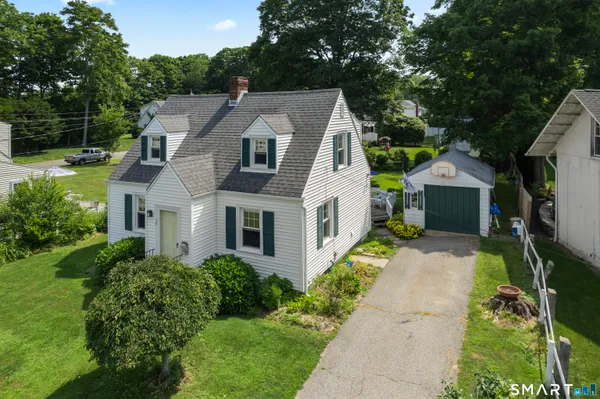 $585,000 | 16 Lynde Street, Old Saybrook, CT 06475