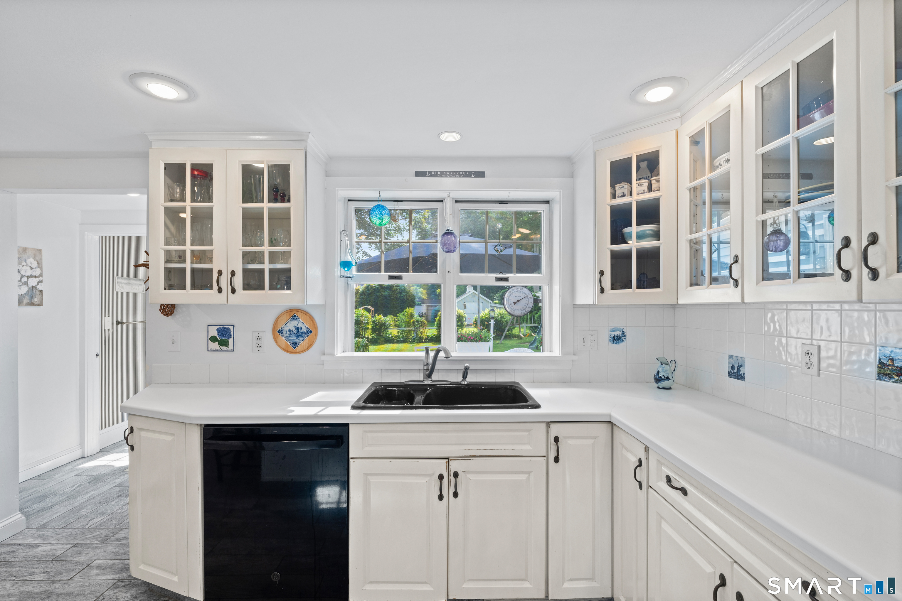 16 Lynde Street Old Saybrook, CT 06475 - Photo 11 of 30