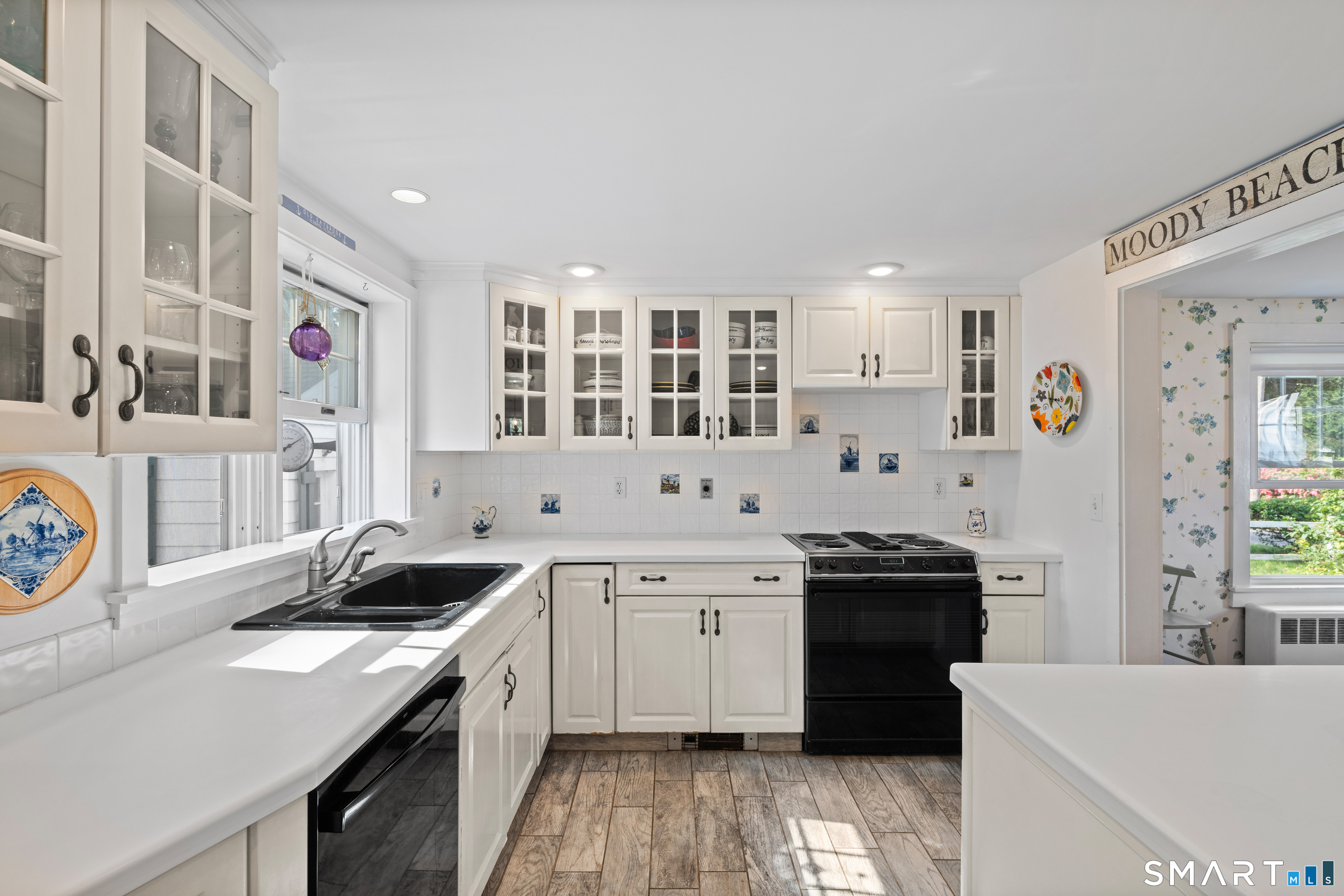 16 Lynde Street Old Saybrook, CT 06475 - Photo 15 of 30