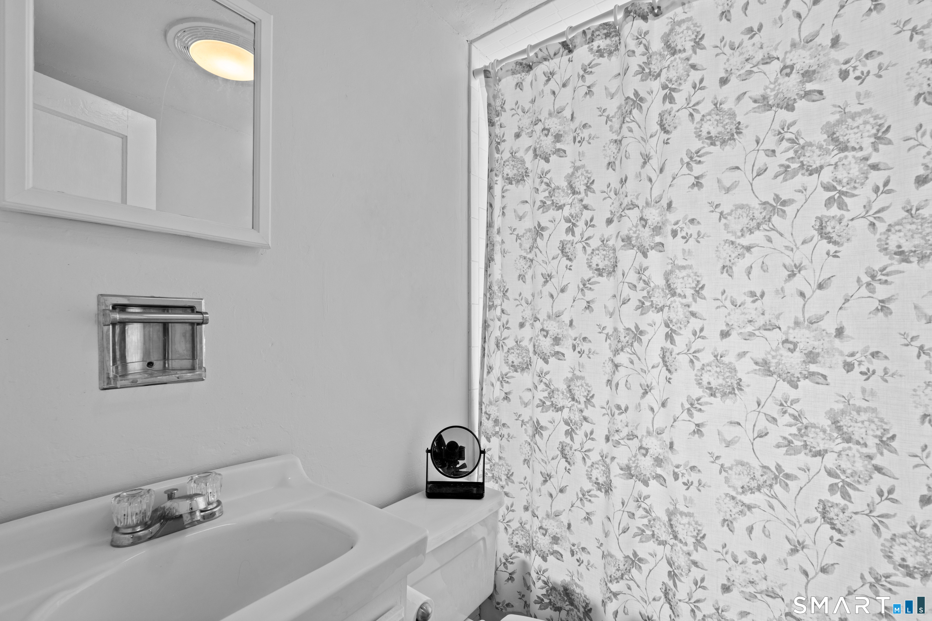 16 Lynde Street Old Saybrook, CT 06475 - Photo 23 of 30