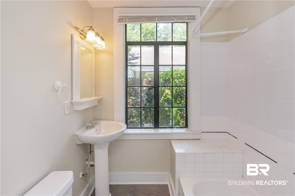 158 South Catherine Street Mobile, AL 36604 - Photo 16 of 40