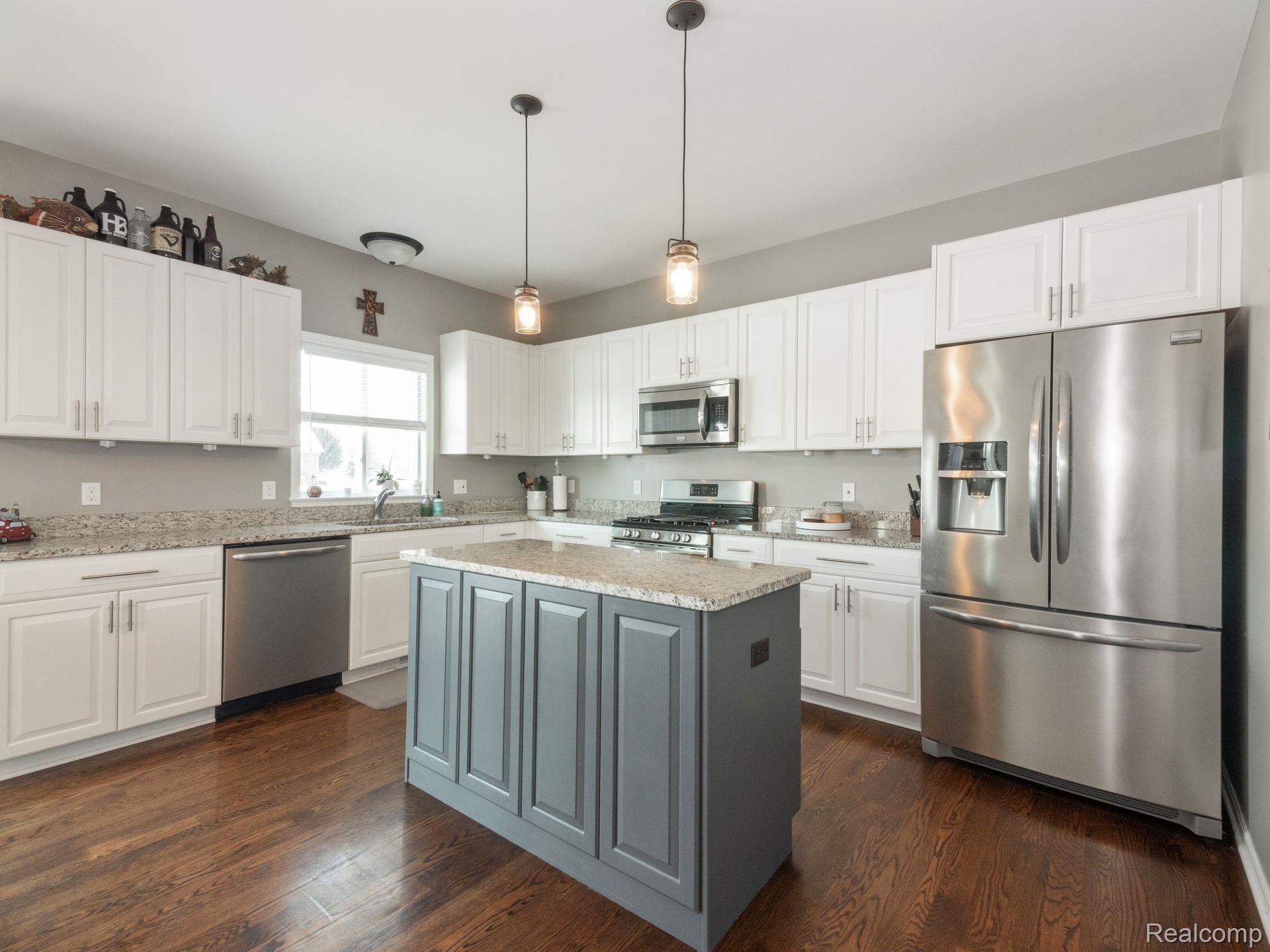 8293 Meadow Ridge Clarkston, MI 48348 - Photo 14 of 38 14.jpg