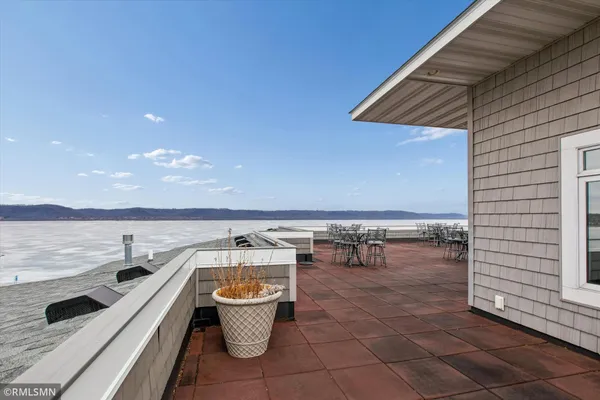 $319,000 | 1215 North Lakeshore Drive, Unit 307, Lake City, MN 55041