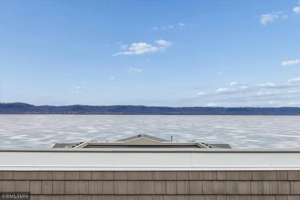 $319,000 | 1215 North Lakeshore Drive, Unit 307, Lake City, MN 55041