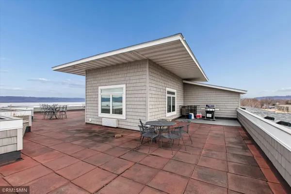 $319,000 | 1215 North Lakeshore Drive, Unit 307, Lake City, MN 55041