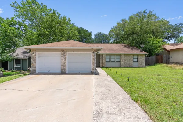 $1,745 | 11411 Walnut Ridge Drive, Unit A, Austin, TX 78753