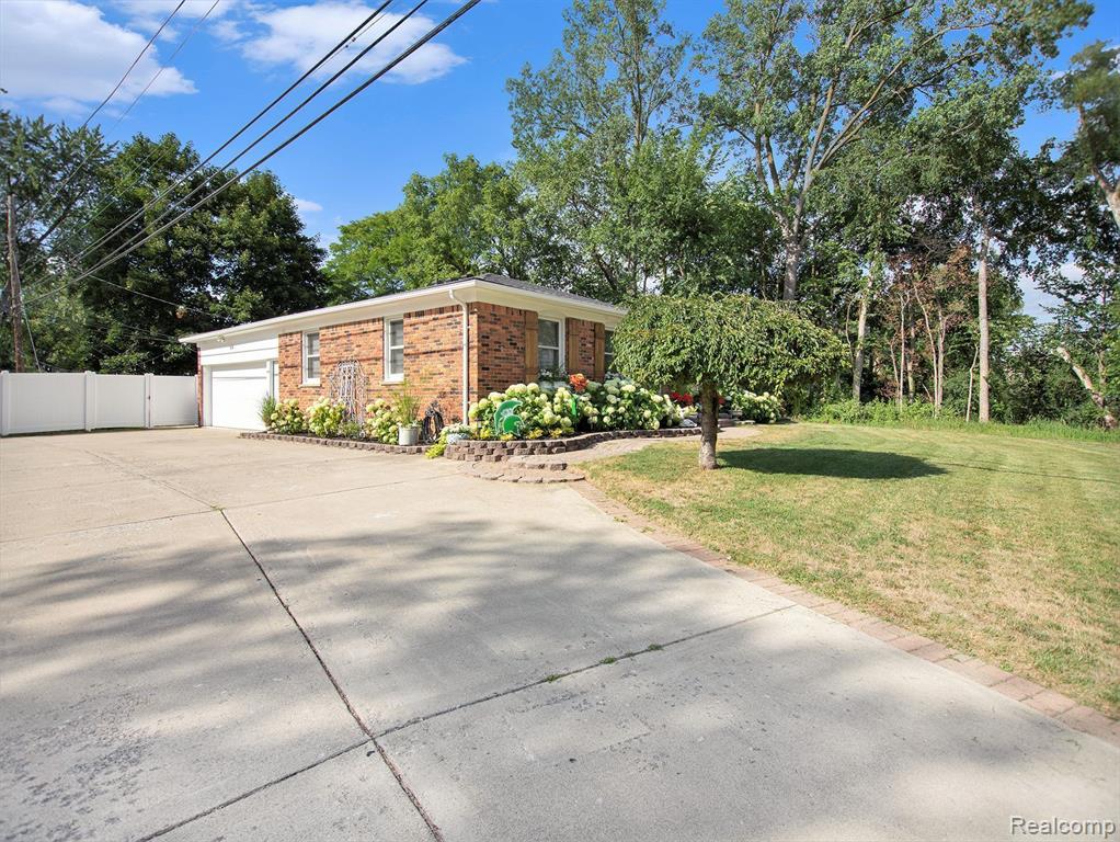 240 Maplehill Road Rochester Hills, MI 48306 - Photo 35 of 35