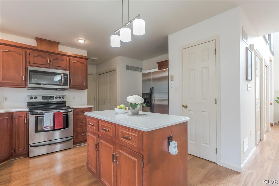 4514 Greenfield Road Bethlehem, PA 18017 - Photo 17 of 50 Kitchen