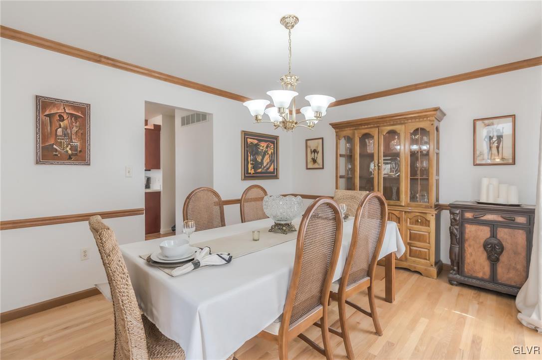4514 Greenfield Road Bethlehem, PA 18017 - Photo 23 of 50 Dining Room