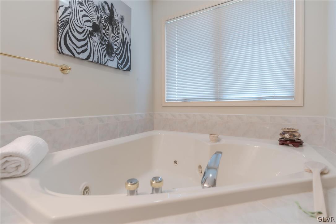 4514 Greenfield Road Bethlehem, PA 18017 - Photo 32 of 50 Master Suite Jetted Tub