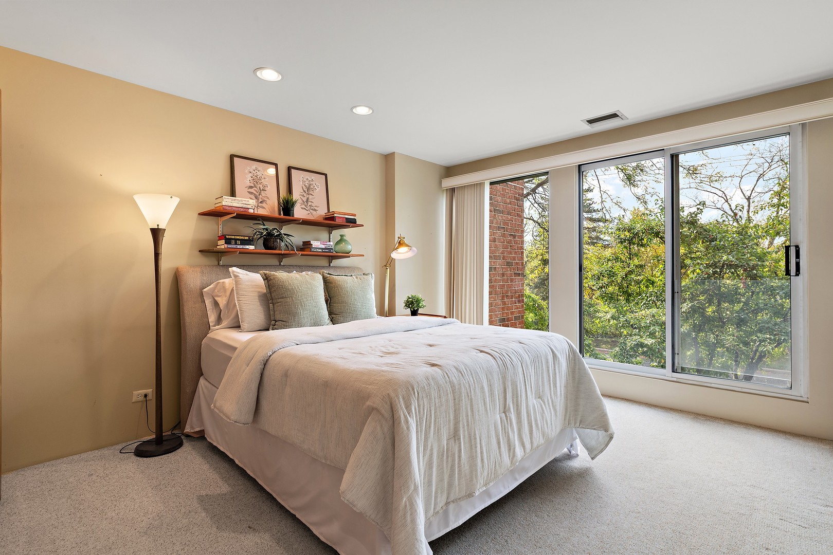 5020 Arbor Lane, Unit 203 Northfield, IL 60093 - Photo 13 of 19