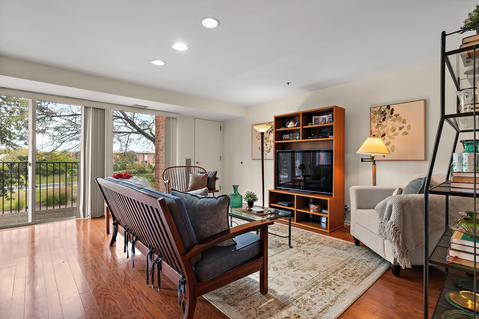 5020 Arbor Lane, Unit 203 Northfield, IL 60093 - Photo 4 of 19