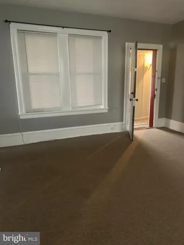 a view of empty room with window