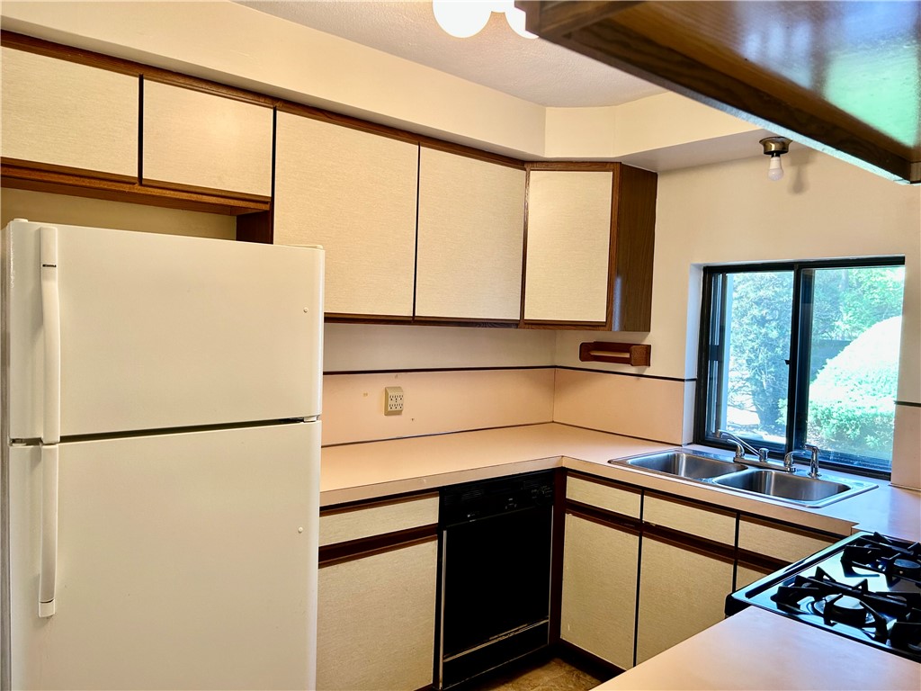 4156 Post Road, Unit 21 Warwick, RI 02818 - Photo 10 of 23 Gallery Image 10