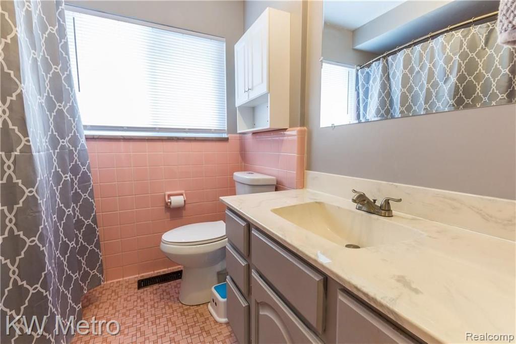 30100 West 13 Mile Road Farmington, MI 48334 - Photo 19 of 21