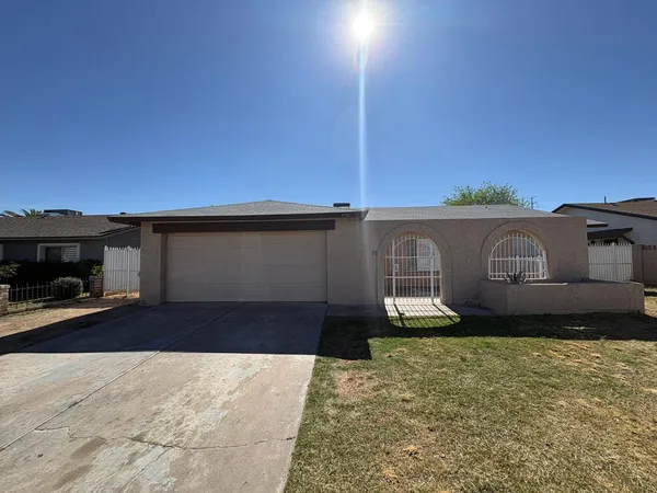 $1,815 | 5720 North 48th Lane, Glendale, AZ 85301