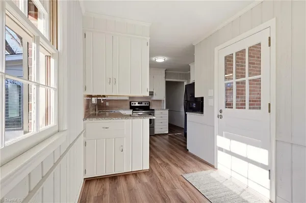 $325,000 | 2862 Spicewood Drive, Pfafftown, NC 27040