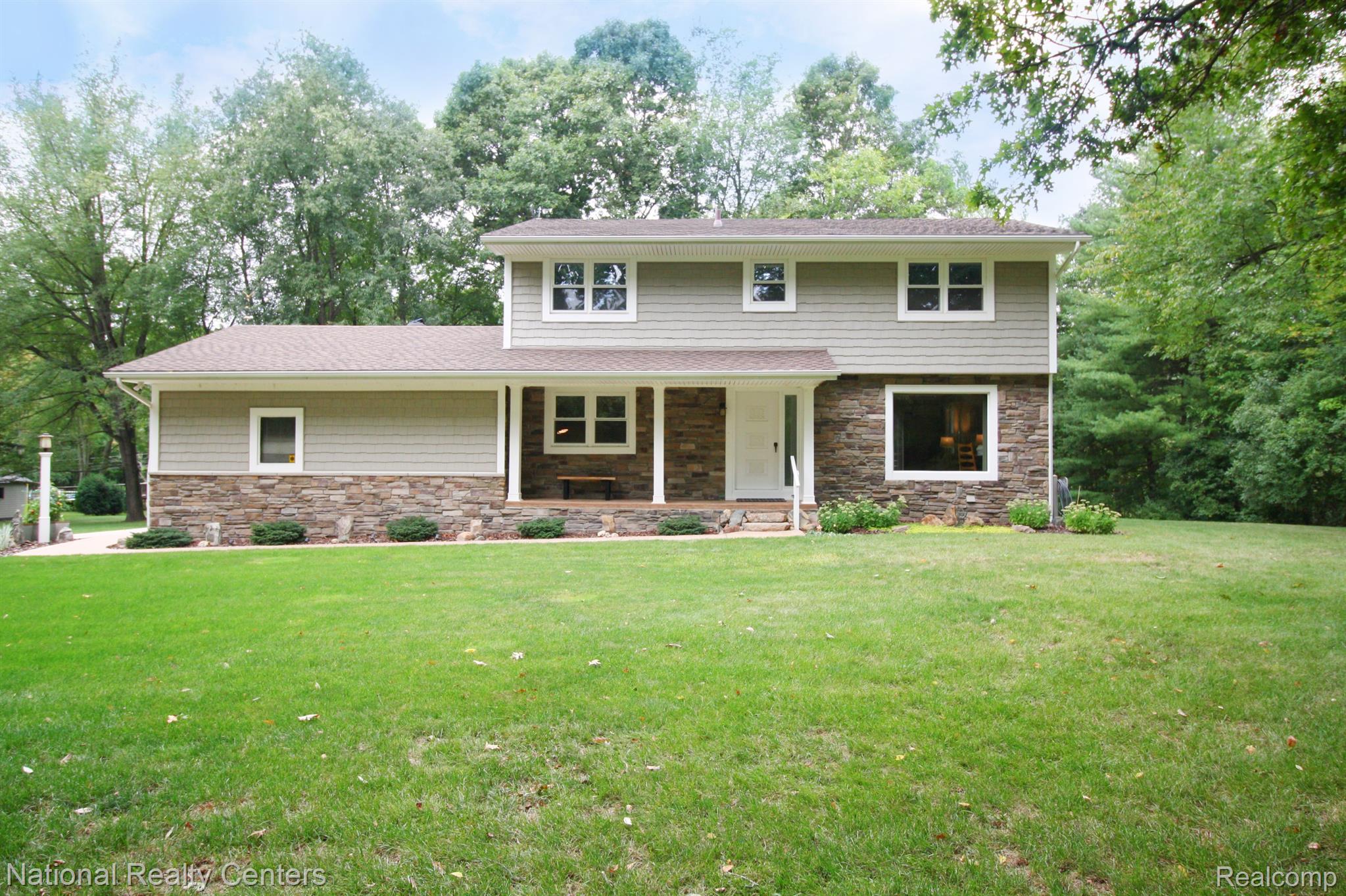9921 North Eston Road Clarkston, MI 48348 - Photo 1 of 37 Gallery Image 1
