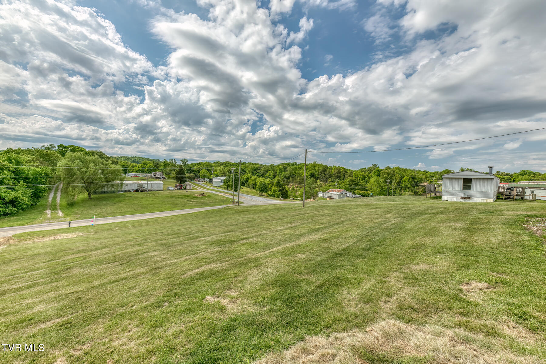 2069 Devault Bridge Road Piney Flats, TN 37686 - Photo 24 of 36 2069 Devault Bridge Rd-24