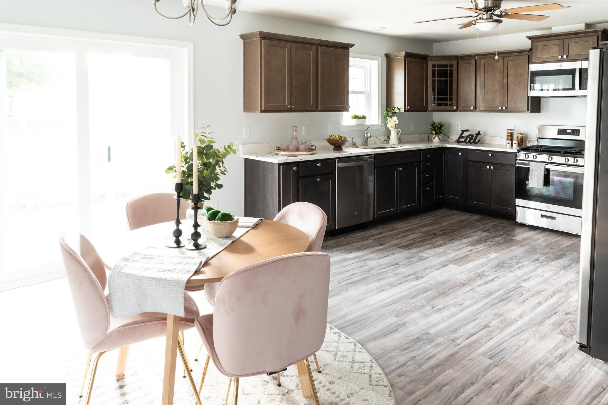 825 Selby Boulevard Edgewater, MD 21037 - Photo 11 of 55 View of kitchen and dining area