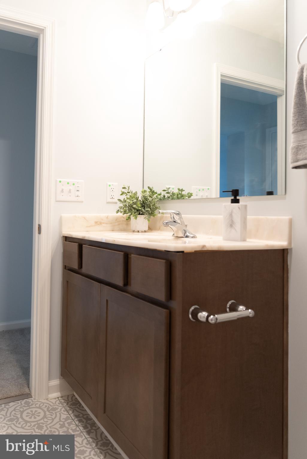 825 Selby Boulevard Edgewater, MD 21037 - Photo 27 of 55 2nd floor full bath