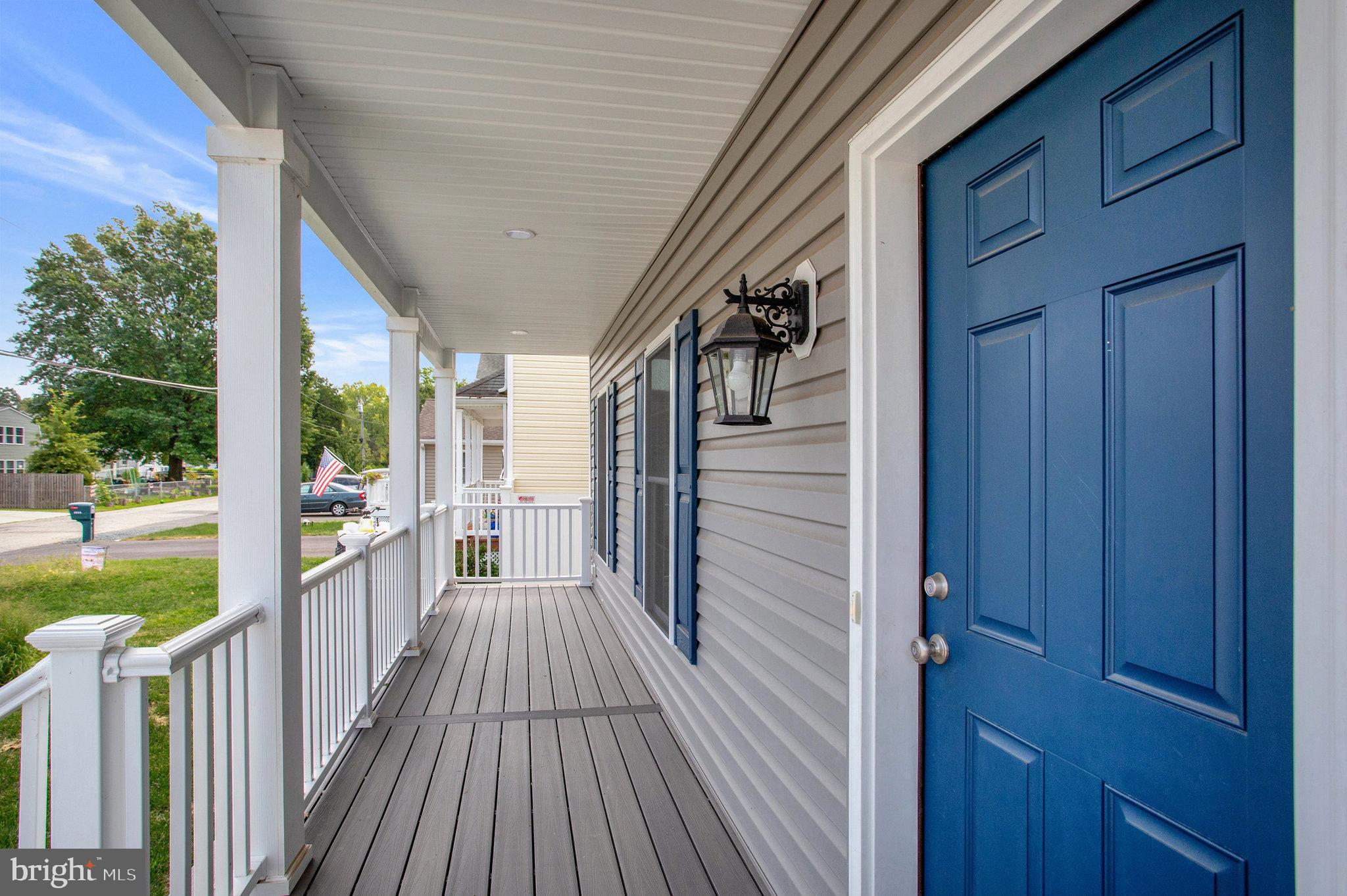 825 Selby Boulevard Edgewater, MD 21037 - Photo 31 of 55 1st floor front porch
