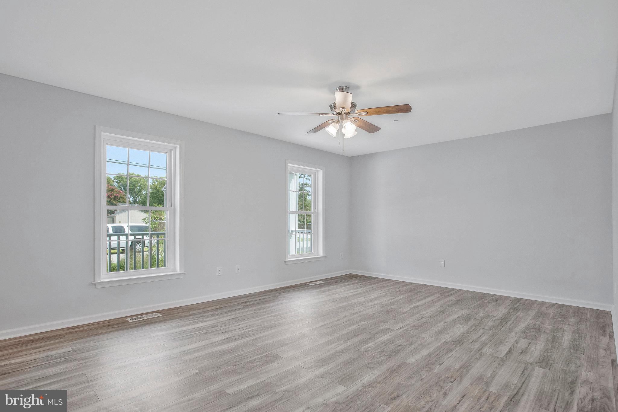 825 Selby Boulevard Edgewater, MD 21037 - Photo 44 of 55 Living Room
