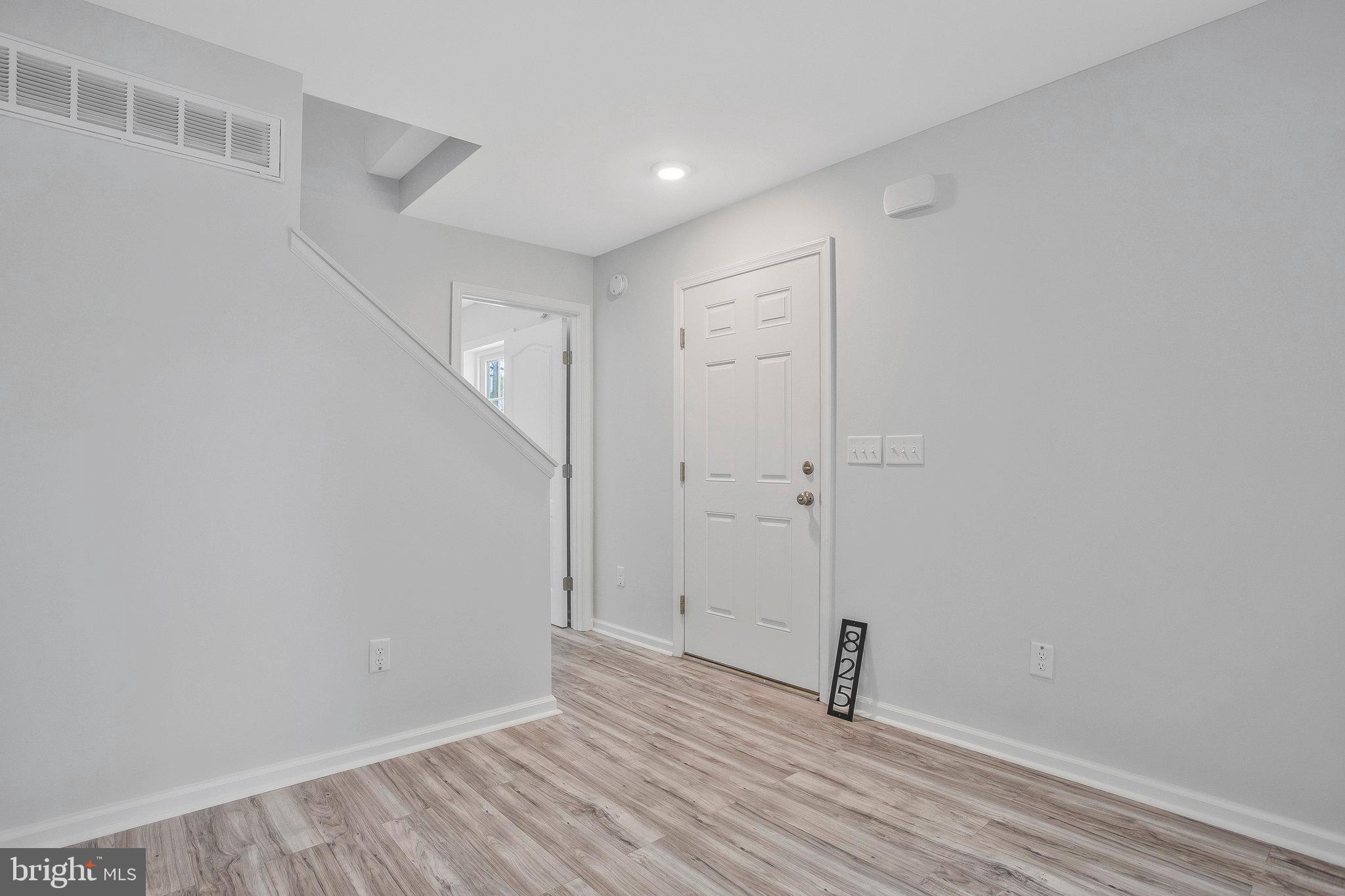 825 Selby Boulevard Edgewater, MD 21037 - Photo 45 of 55 Entry way