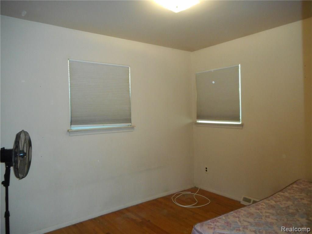 17544 Clark Street Riverview, MI 48193 - Photo 46 of 61 BED THREE