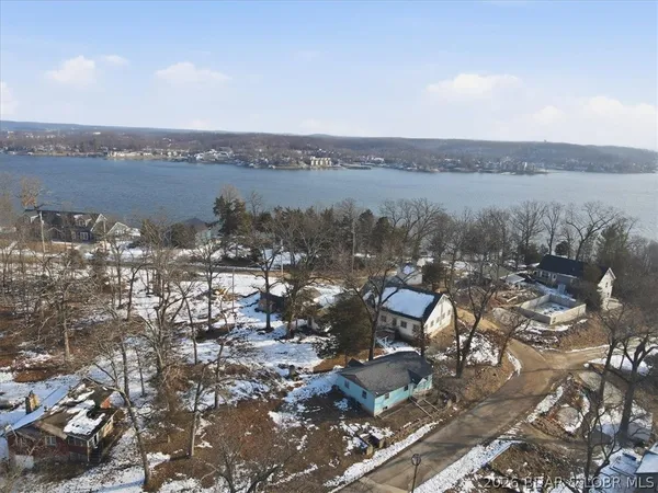 $229,900 | 391 Kansas City Way, Sunrise Beach, MO 65079